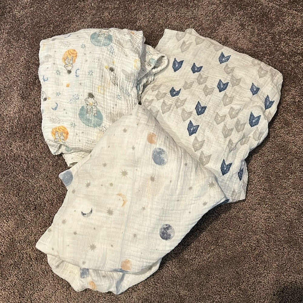 Baby Muslin outer space and blue dot crib sheet bundle of 3!